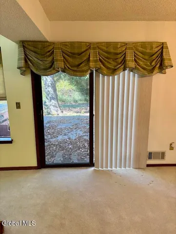 $314,900 | 102 Meadowbrook Drive, Bethlehem, NY 12159