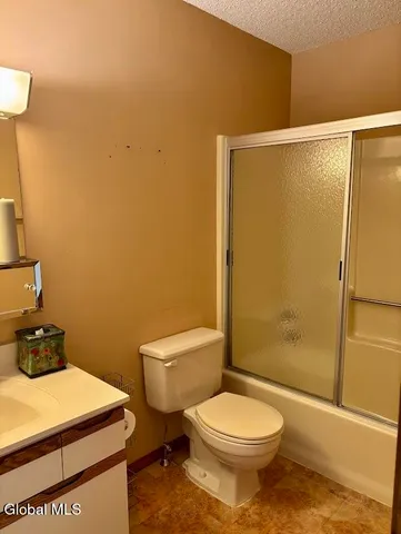 $314,900 | 102 Meadowbrook Drive, Bethlehem, NY 12159