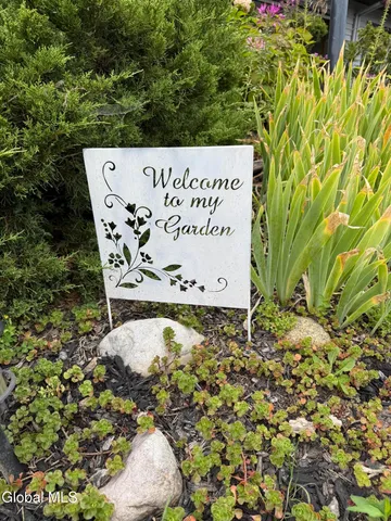 $314,900 | 102 Meadowbrook Drive, Bethlehem, NY 12159