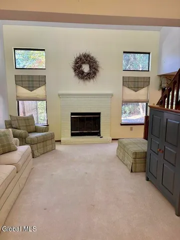 $314,900 | 102 Meadowbrook Drive, Bethlehem, NY 12159