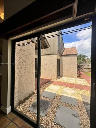 $3,800 | Sunset, Miami, FL 33173