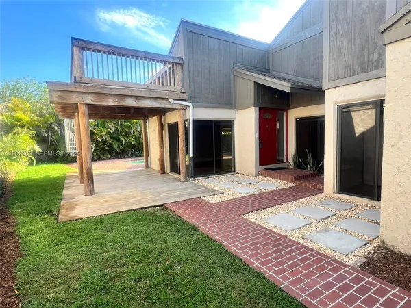 $3,800 | Sunset, Miami, FL 33173