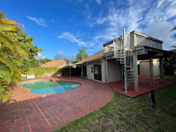 $3,800 | Sunset, Miami, FL 33173