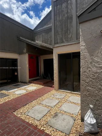 $3,800 | Sunset, Miami, FL 33173