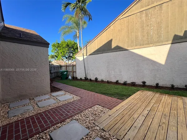 $3,800 | Sunset, Miami, FL 33173