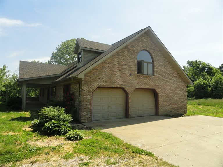 1605 South Hardy Mill Road Lexington, IN 47138 - Photo 3 of 25 Gallery Image 3