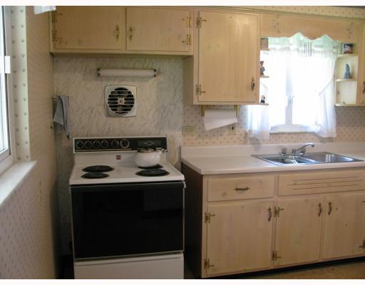 770 Peairs Road Elizabeth, PA 15037 - Photo 10 of 18 Kitchen.
