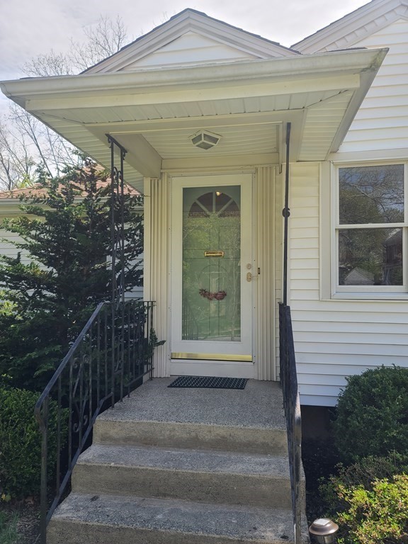 6 Whitman Road Worcester, MA 01609 - Photo 3 of 30 Gallery Image 3