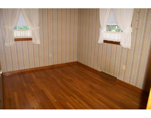 100 Sycamore Street Fairhaven, MA 02719 - Photo 4 of 8