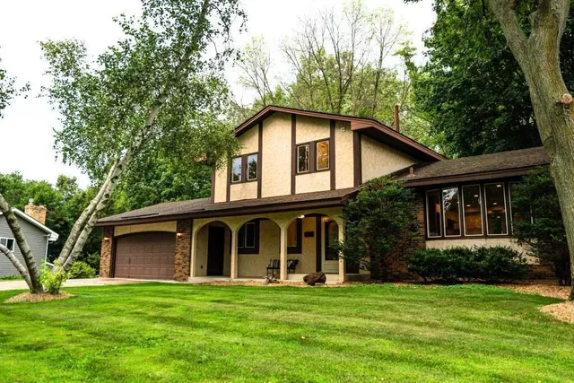 $675,000 | 4321 Lancelot Drive, Minnetonka, MN 55345
