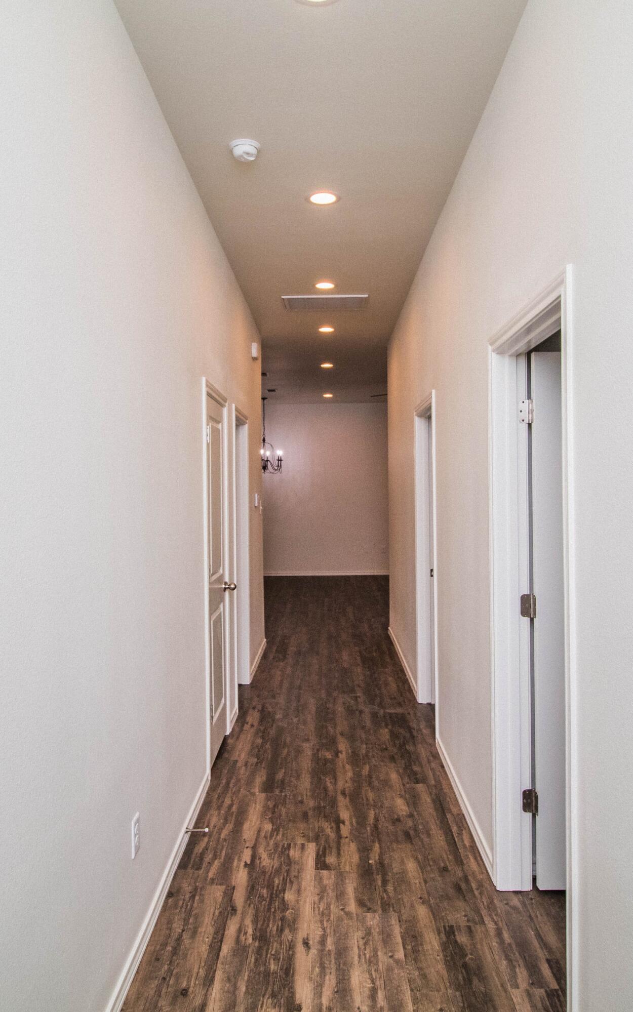 2015 102nd Street Lubbock, TX 79423 - Photo 13 of 24 Hallway