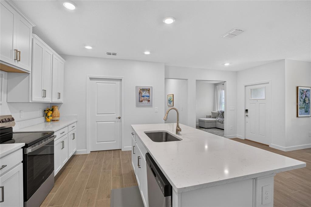 6693 Homebound Way New Port Richey, FL 34653 - Photo 15 of 62