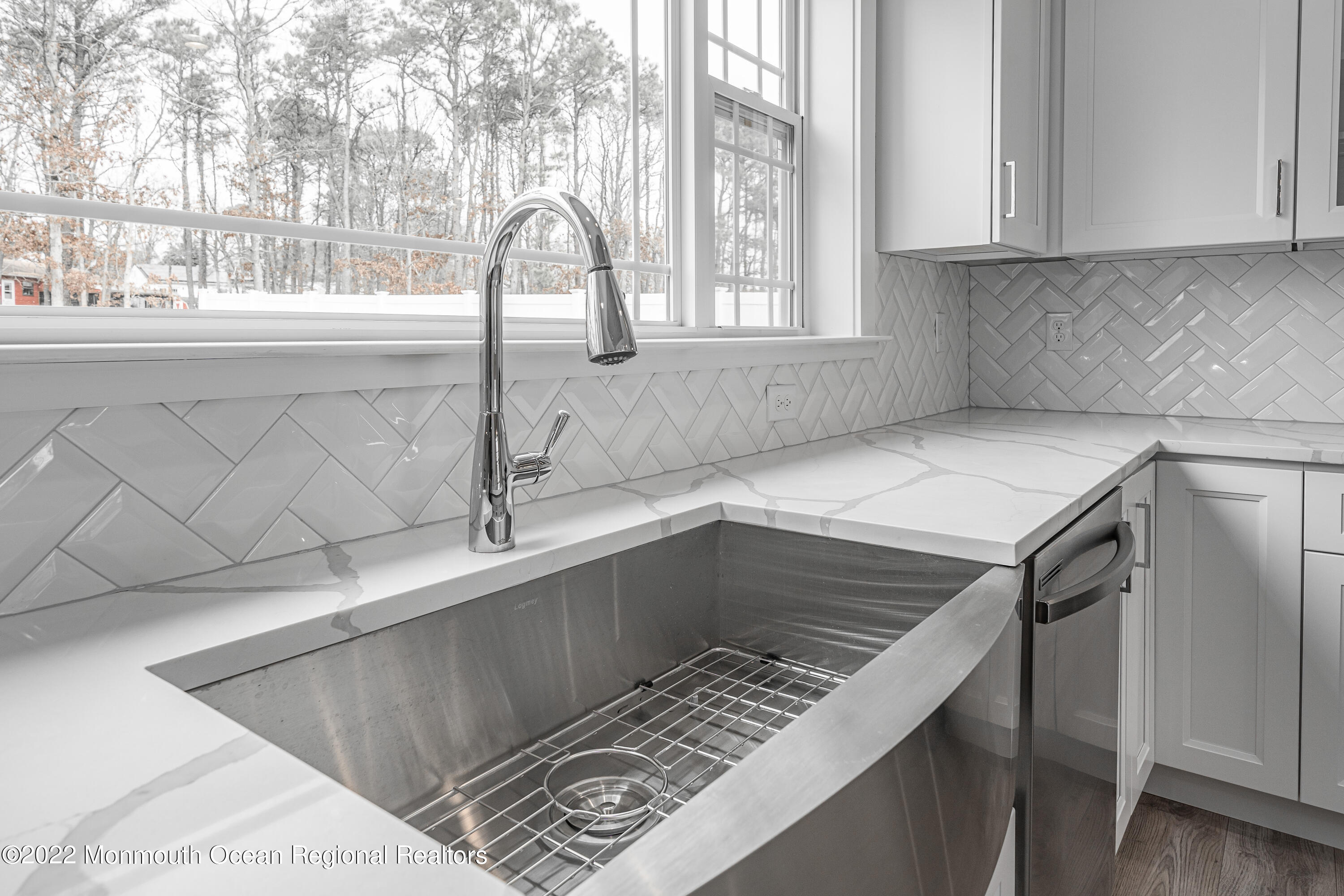 193 Wave Road Manahawkin, NJ 08050 - Photo 14 of 29 13