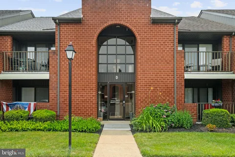 $284,900 | 2015 Welsh Road, Unit D57, Philadelphia, PA 19115