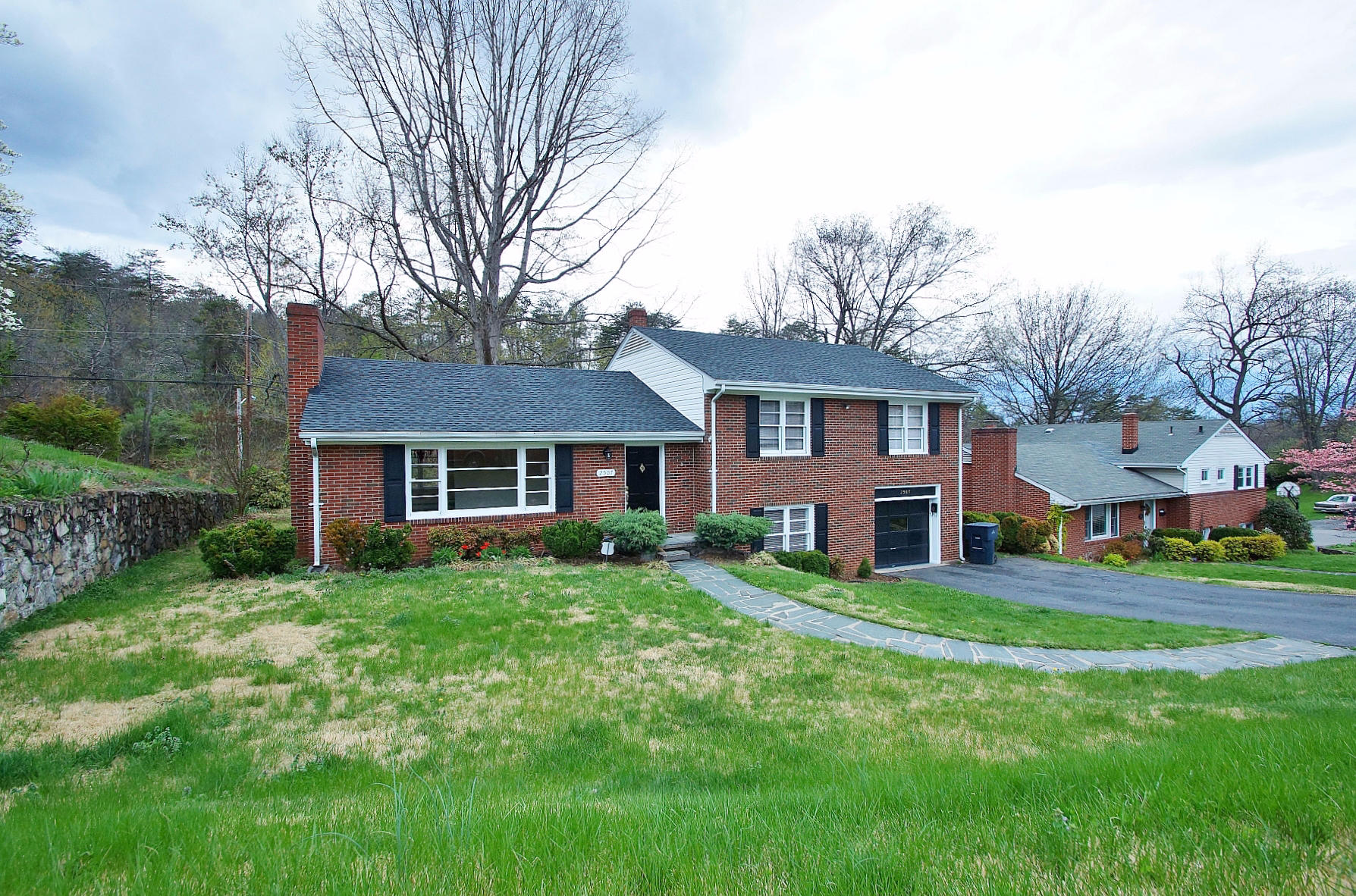 2507 Mt Vernon Road Southwest Roanoke, VA 24015 - Photo 2 of 38 DSC00386