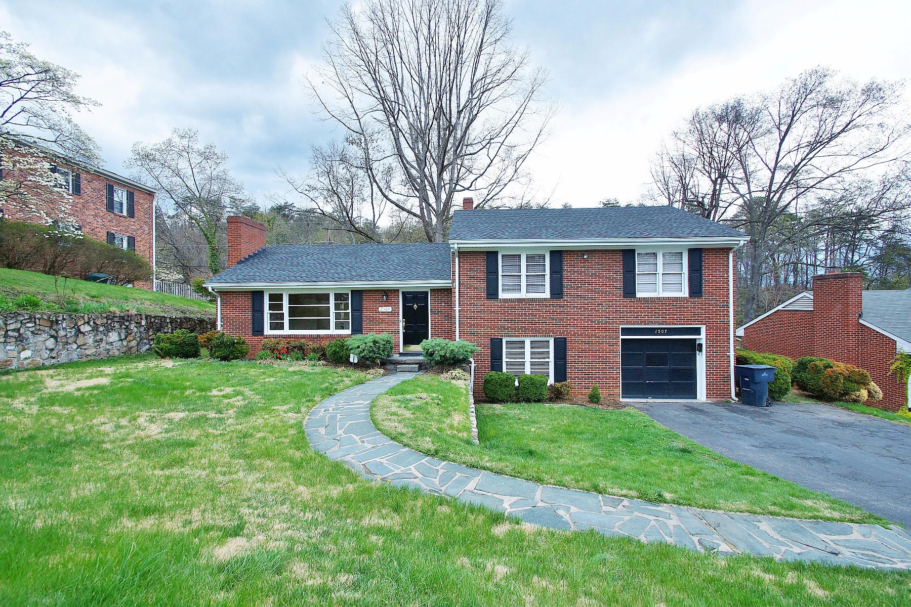 2507 Mt Vernon Road Southwest Roanoke, VA 24015 - Photo 3 of 38 DSC00387