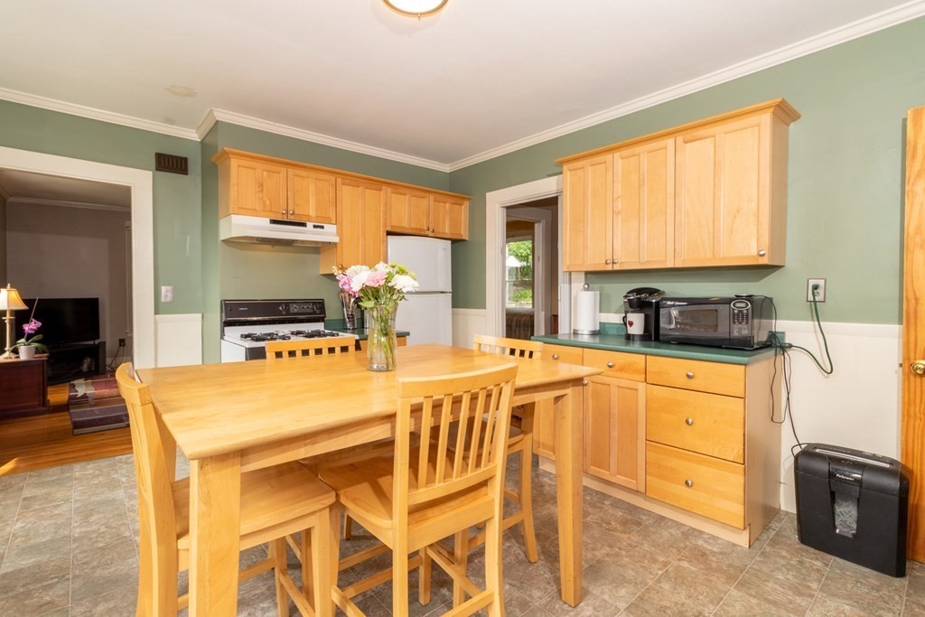 29 Glen Road Swampscott, MA 01907 - Photo 13 of 42 Gallery Image 13