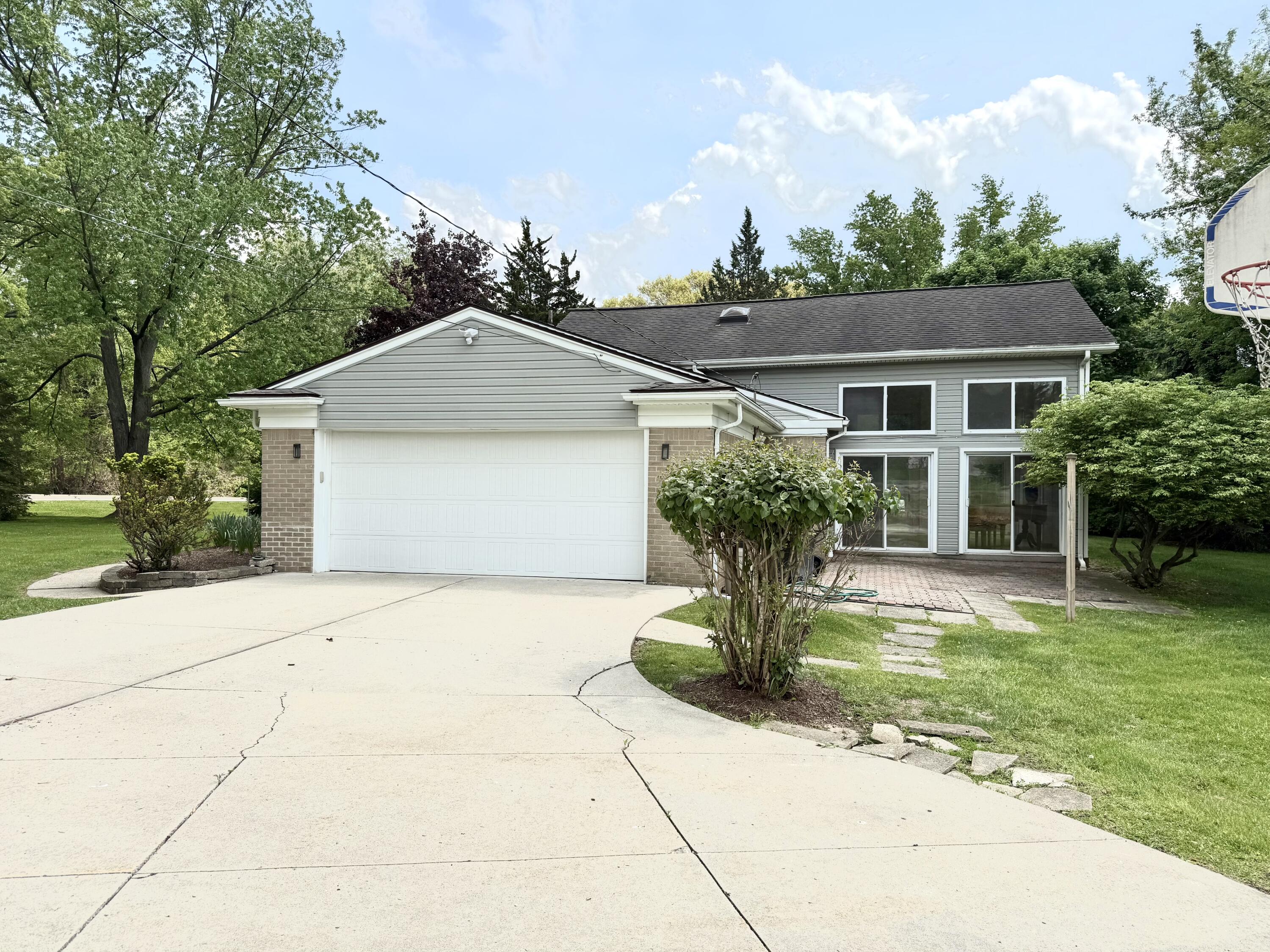 4290 Wendell Road West Bloomfield, MI 48323 - Photo 3 of 32 IMG_8187