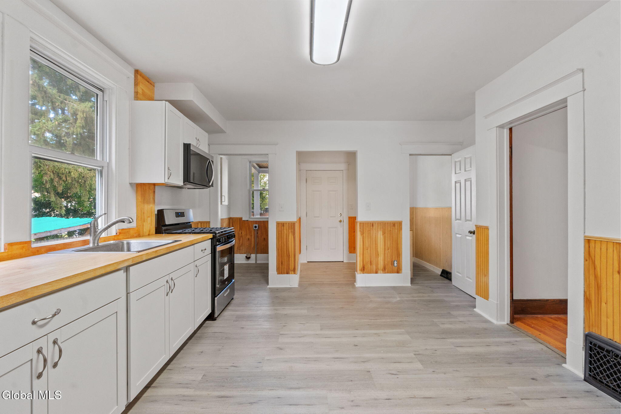 41 109th Street Troy, NY 12182 - Photo 9 of 38 36