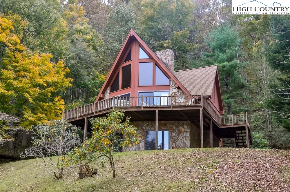562 Silverleaf Road Zionville, NC 28698 - Photo 1 of 19 Gallery Image 1