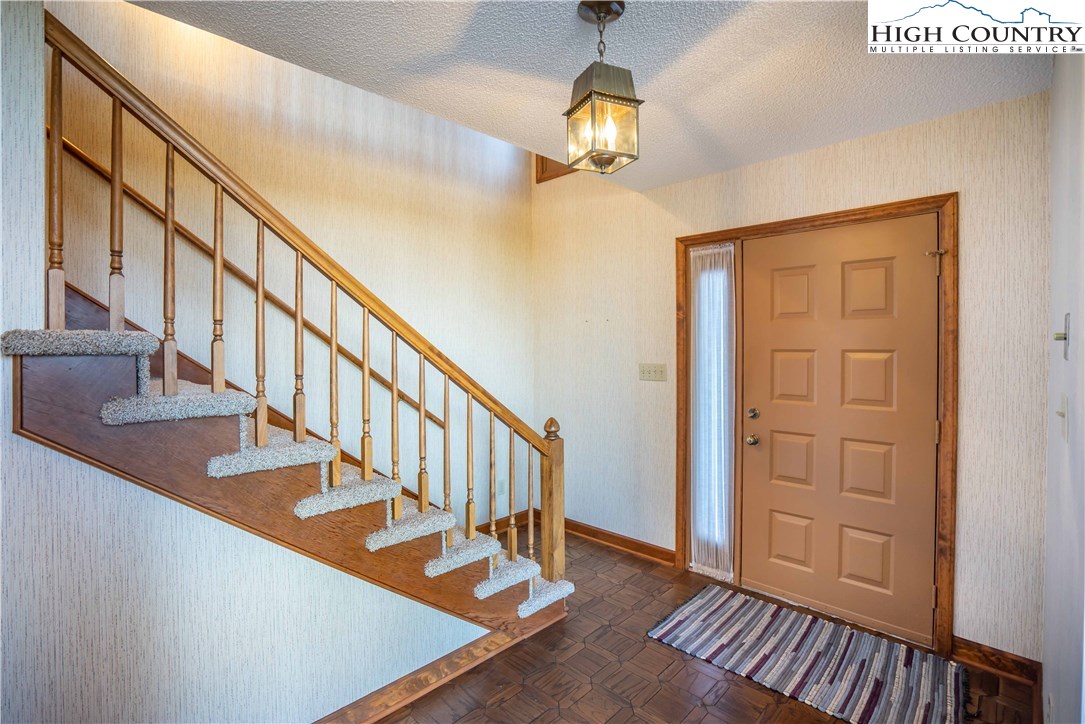 562 Silverleaf Road Zionville, NC 28698 - Photo 2 of 19 Gallery Image 2