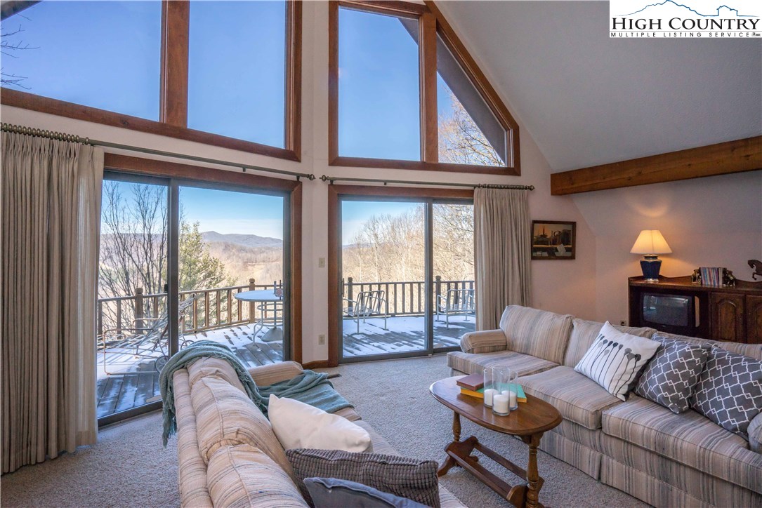 562 Silverleaf Road Zionville, NC 28698 - Photo 3 of 19 Gallery Image 3