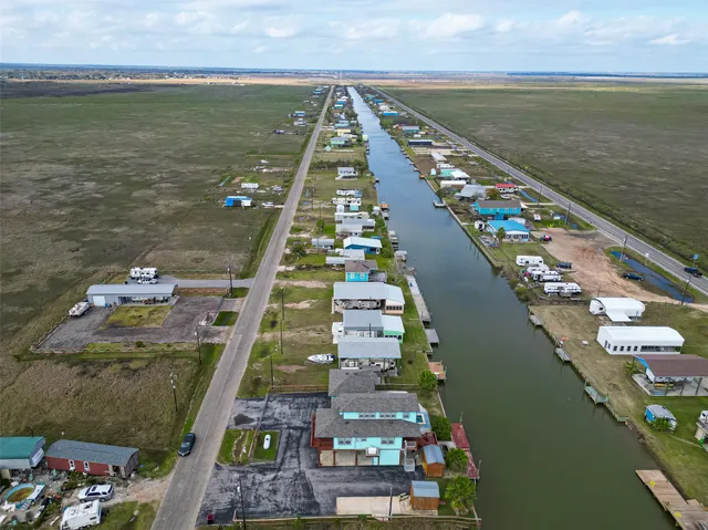 $525,000 | 1127 County Road 299, Sargent, TX 77414