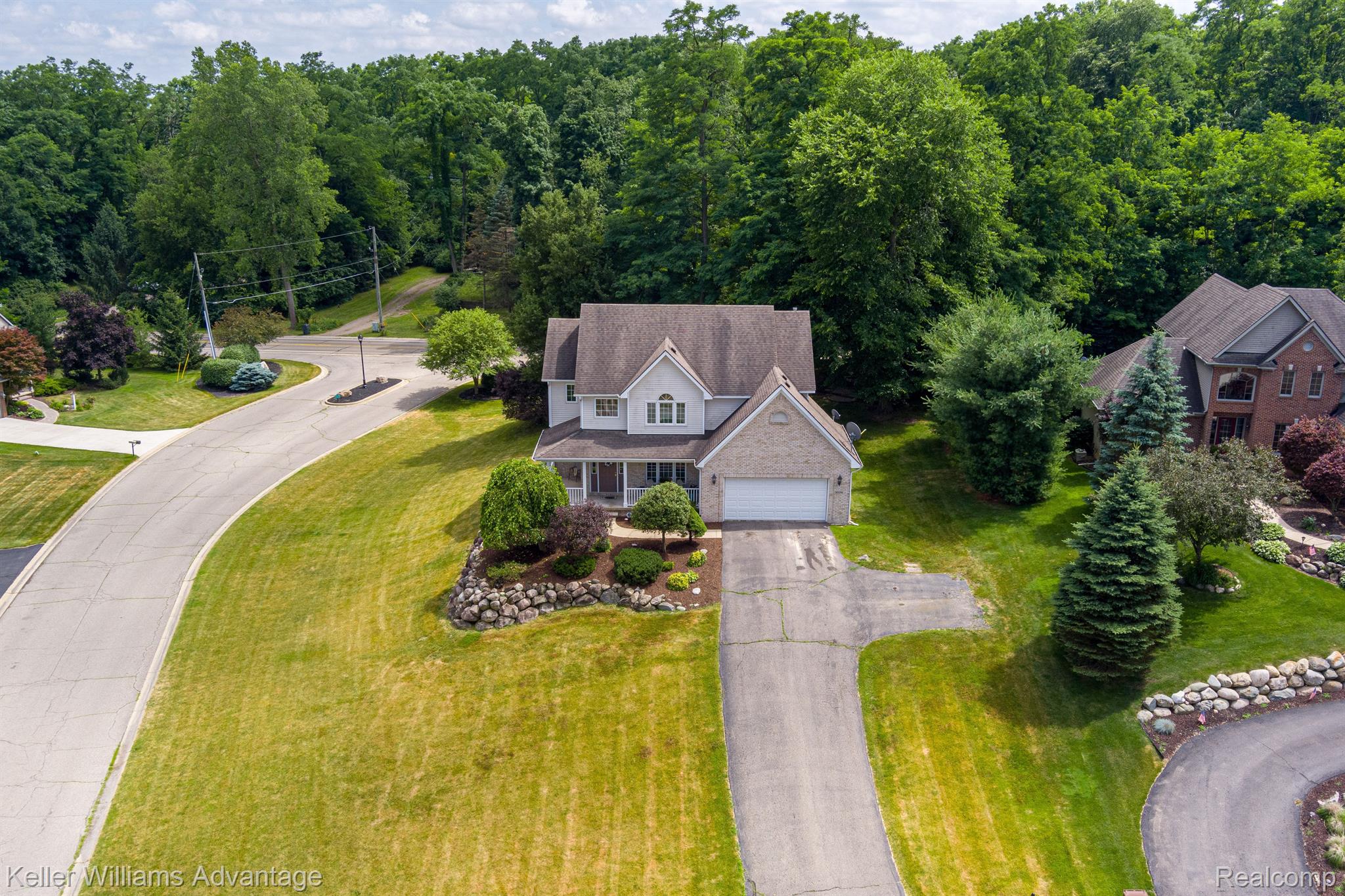 3029 Ridley Way Howell, MI 48843 - Photo 3 of 49 Gallery Image 3