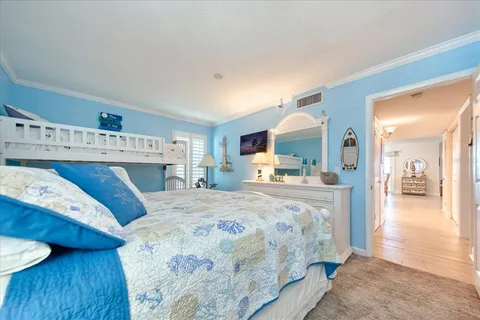 a view of utility room with washer and dryer