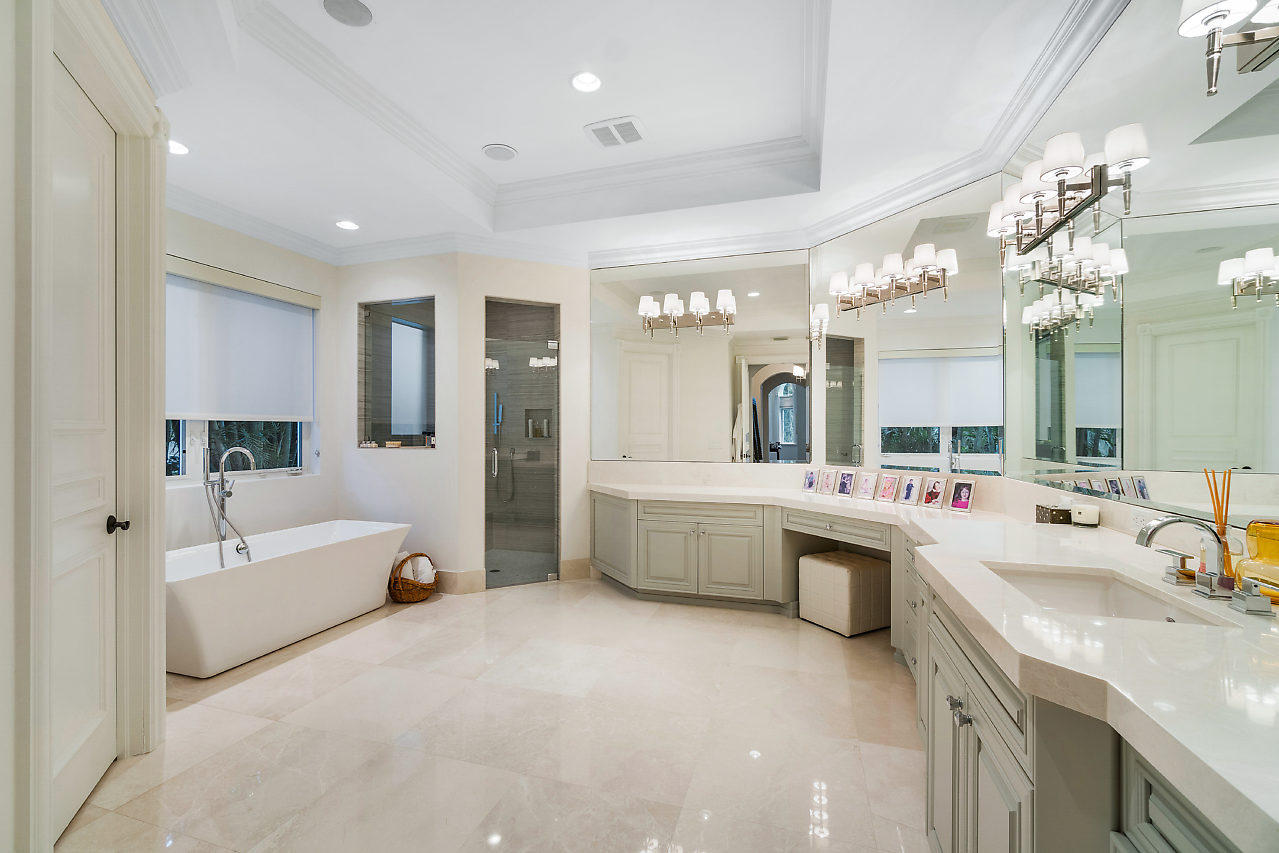 7663 Fenwick Place Boca Raton, FL 33496 - Photo 21 of 49 Master "Her" Bathroom