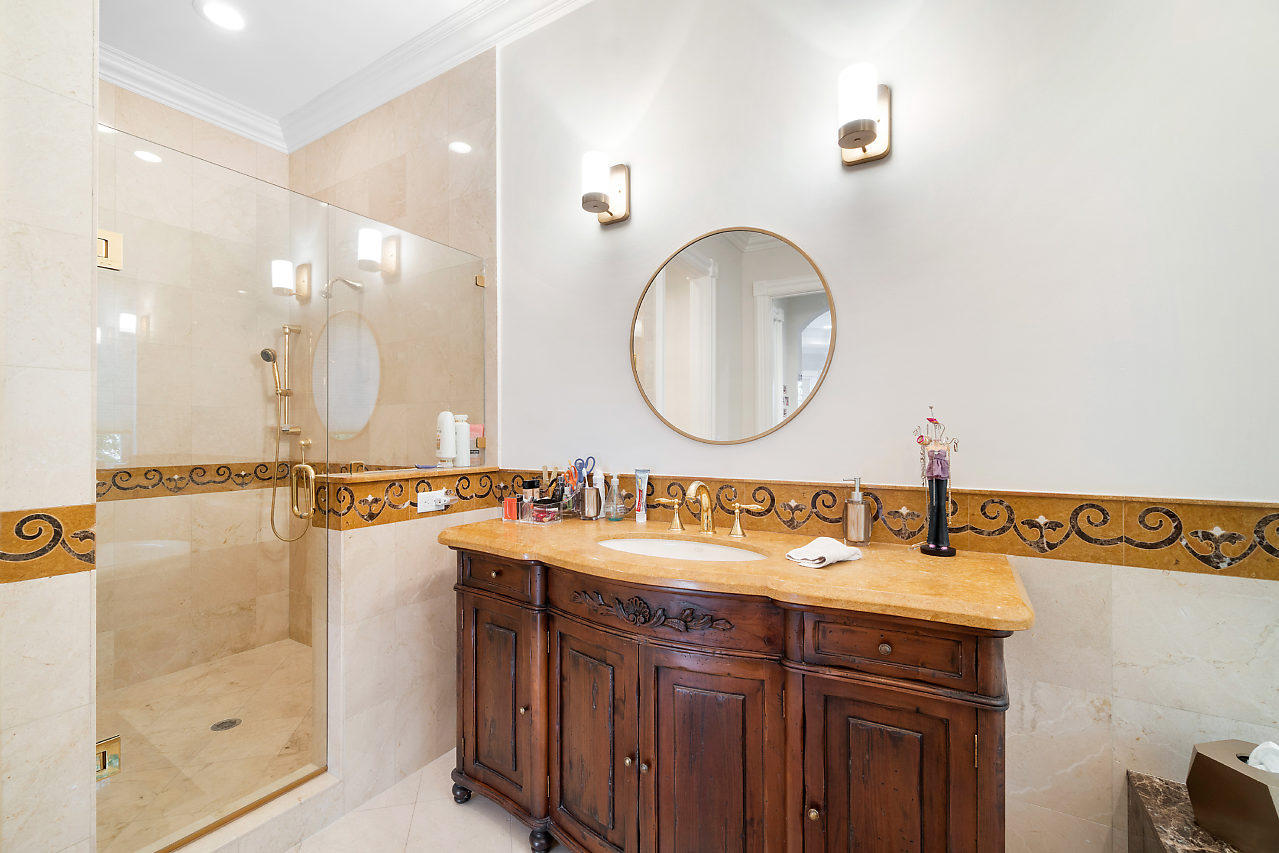 7663 Fenwick Place Boca Raton, FL 33496 - Photo 36 of 49 Upstairs Mini Master Bath