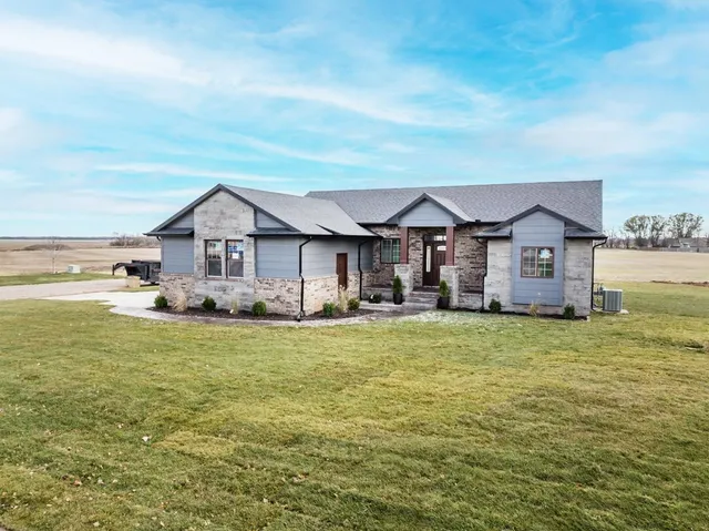 $365,000 | 1017 Park Glen Street, Clearwater, KS 67026