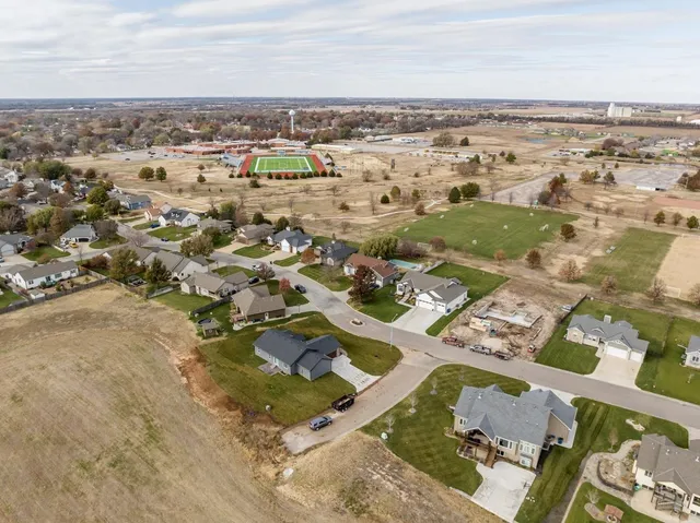 $365,000 | 1017 Park Glen Street, Clearwater, KS 67026