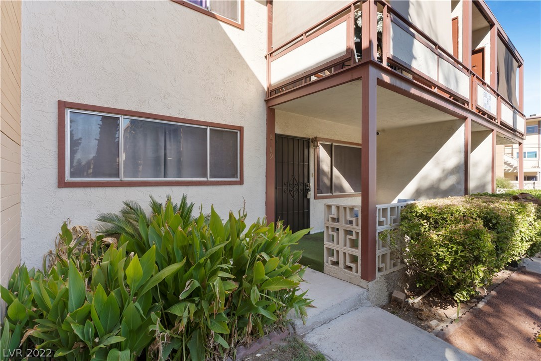 350 East Desert Inn Road, Unit H109 Las Vegas, NV 89109 - Photo 1 of 12 Gallery Image 1