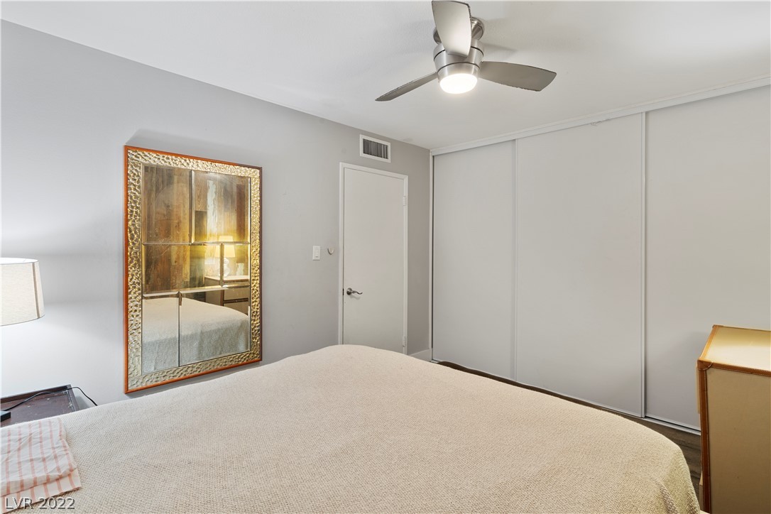 350 East Desert Inn Road, Unit H109 Las Vegas, NV 89109 - Photo 11 of 12 Gallery Image 11