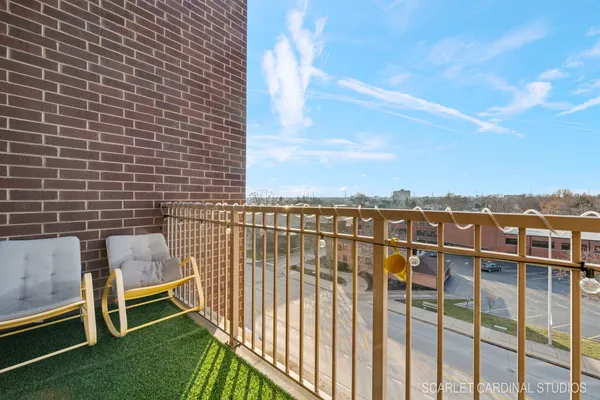 $2,300 | 77 North Wolf Road, Unit 601, Melrose Park, IL 60164