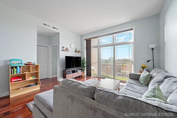 $2,300 | 77 North Wolf Road, Unit 601, Melrose Park, IL 60164
