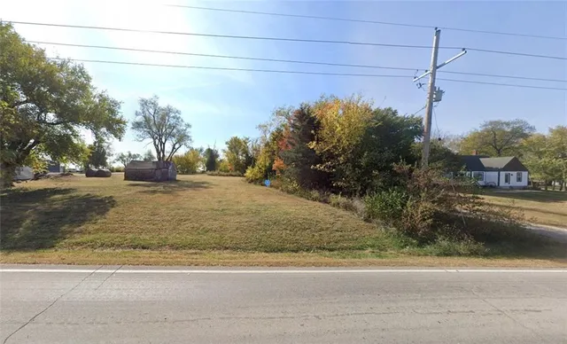 $23,999 | 2401 West 359th Street, Louisburg, KS 66053