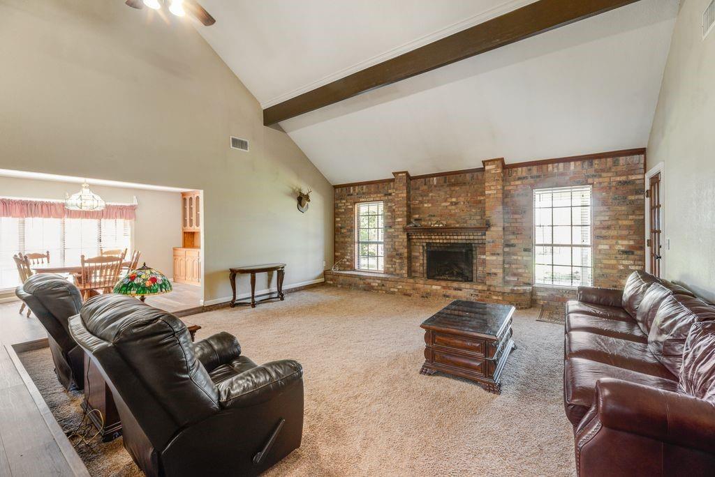 10594 Sam Reynolds Road Justin, TX 76247 - Photo 7 of 37 Gallery Image 7