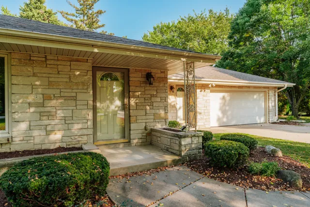 $650,000 | 1920 Fairhaven Boulevard, Elm Grove, WI 53122