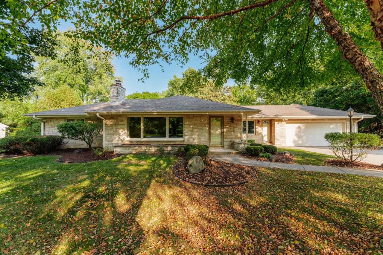 1920 Fairhaven Boulevard Elm Grove, WI 53122 - Photo 2 of 50 1920 Fairhaven Blvd