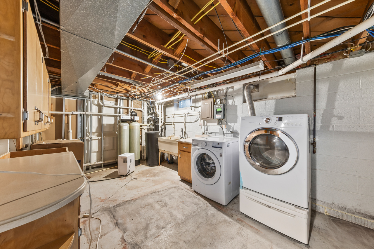 1920 Fairhaven Boulevard Elm Grove, WI 53122 - Photo 32 of 50 1920 Fairhaven Blvd