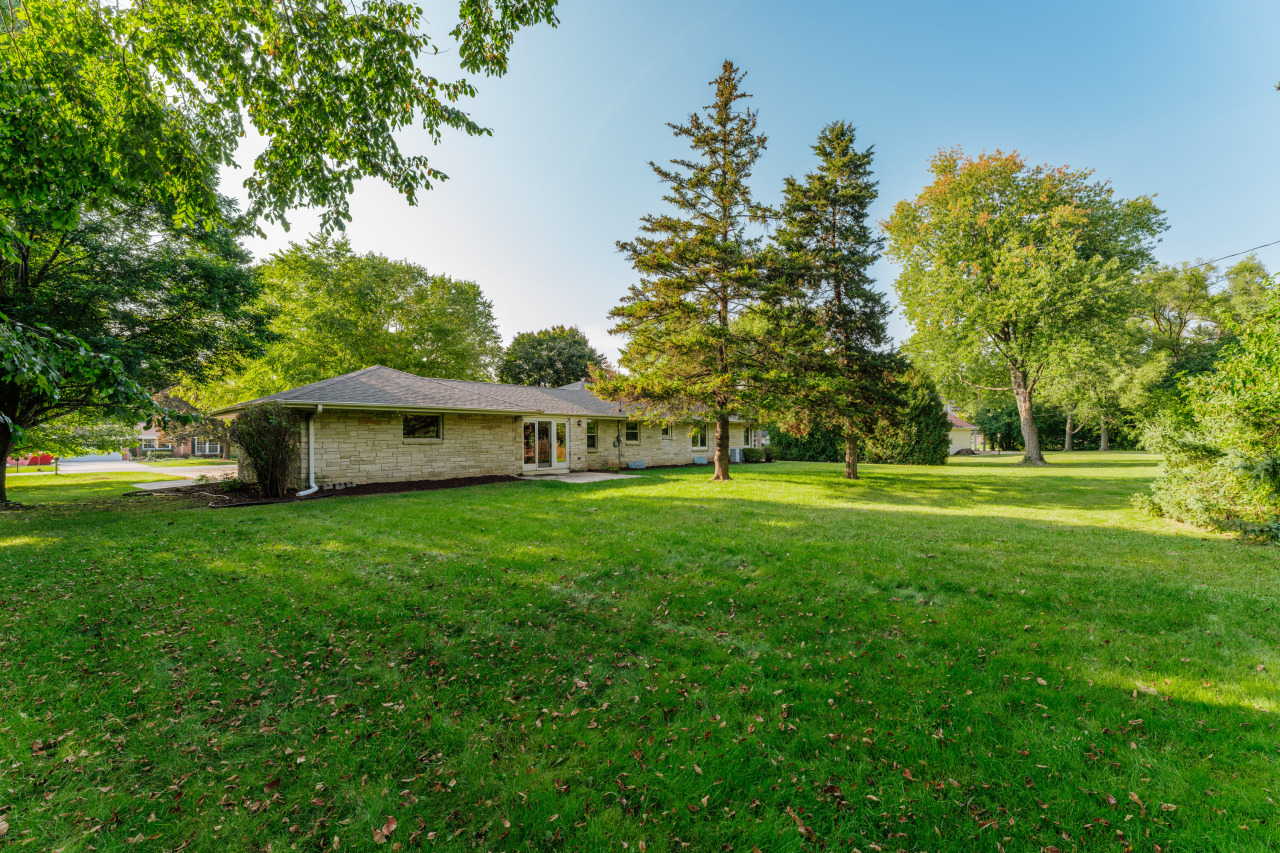 1920 Fairhaven Boulevard Elm Grove, WI 53122 - Photo 37 of 50 1920 Fairhaven Blvd