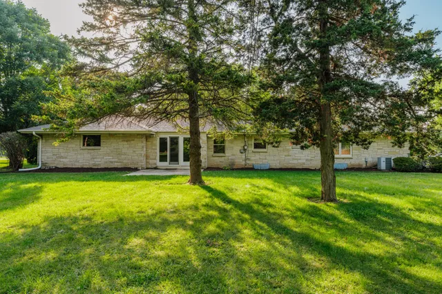 $650,000 | 1920 Fairhaven Boulevard, Elm Grove, WI 53122