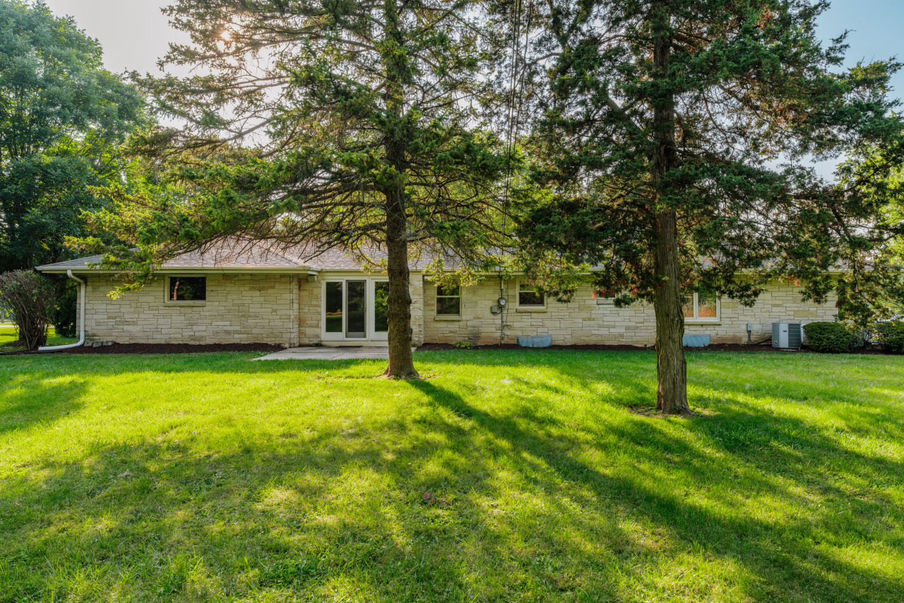 1920 Fairhaven Boulevard Elm Grove, WI 53122 - Photo 39 of 50 1920 Fairhaven Blvd