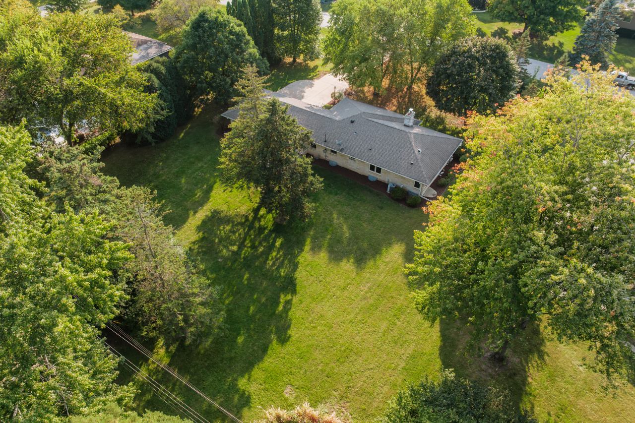 1920 Fairhaven Boulevard Elm Grove, WI 53122 - Photo 48 of 50 1920 Fairhaven Blvd