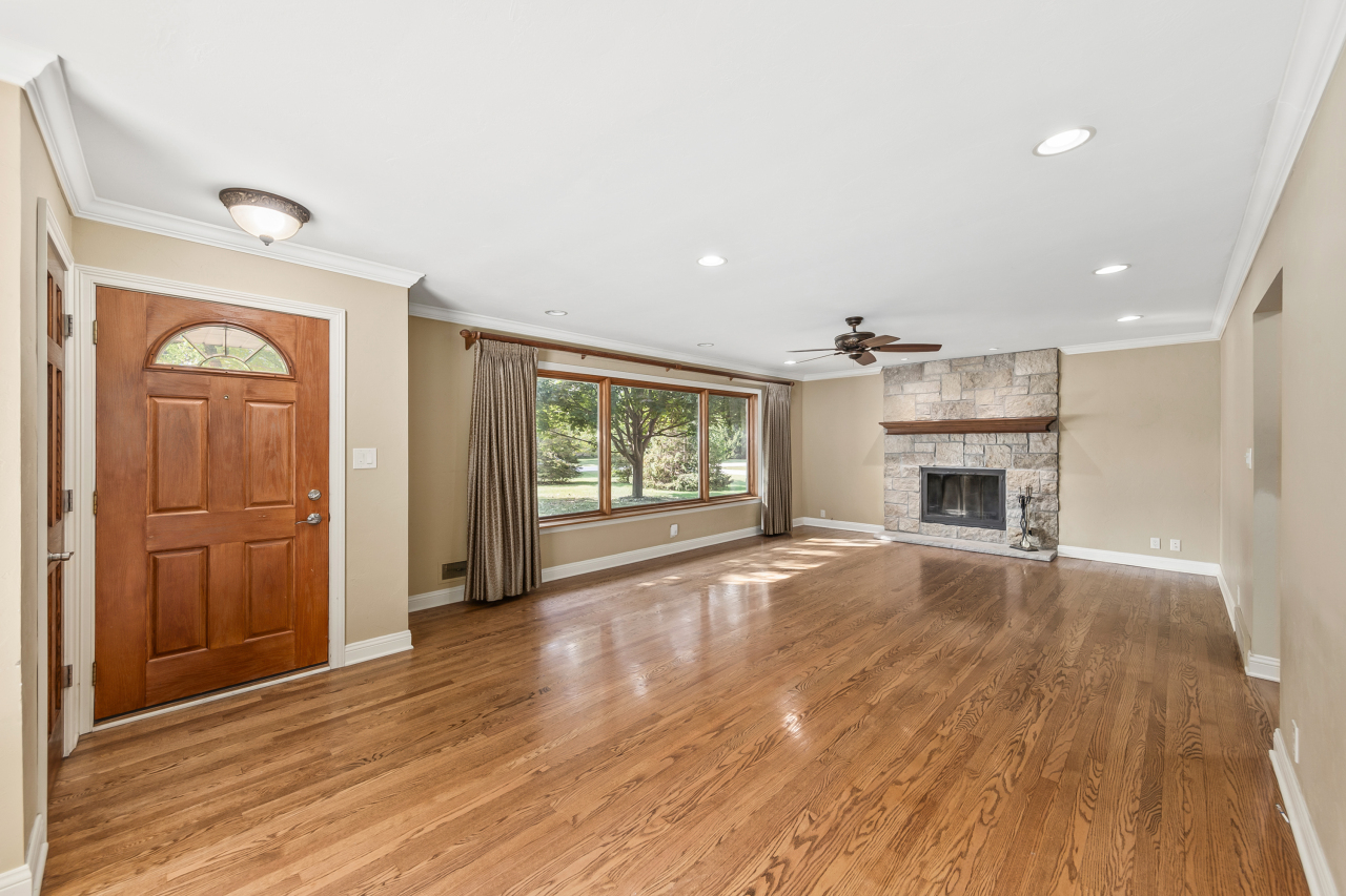 1920 Fairhaven Boulevard Elm Grove, WI 53122 - Photo 5 of 50 1920 Fairhaven Blvd