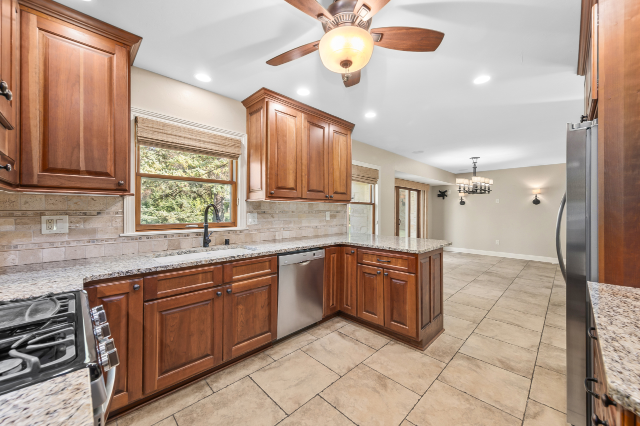 1920 Fairhaven Boulevard Elm Grove, WI 53122 - Photo 8 of 50 1920 Fairhaven Blvd