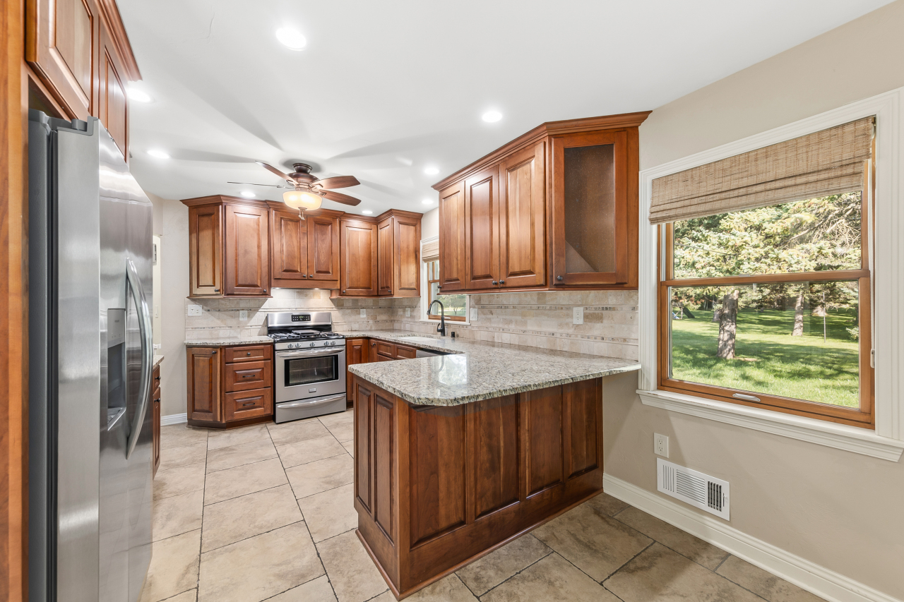 1920 Fairhaven Boulevard Elm Grove, WI 53122 - Photo 9 of 50 1920 Fairhaven Blvd