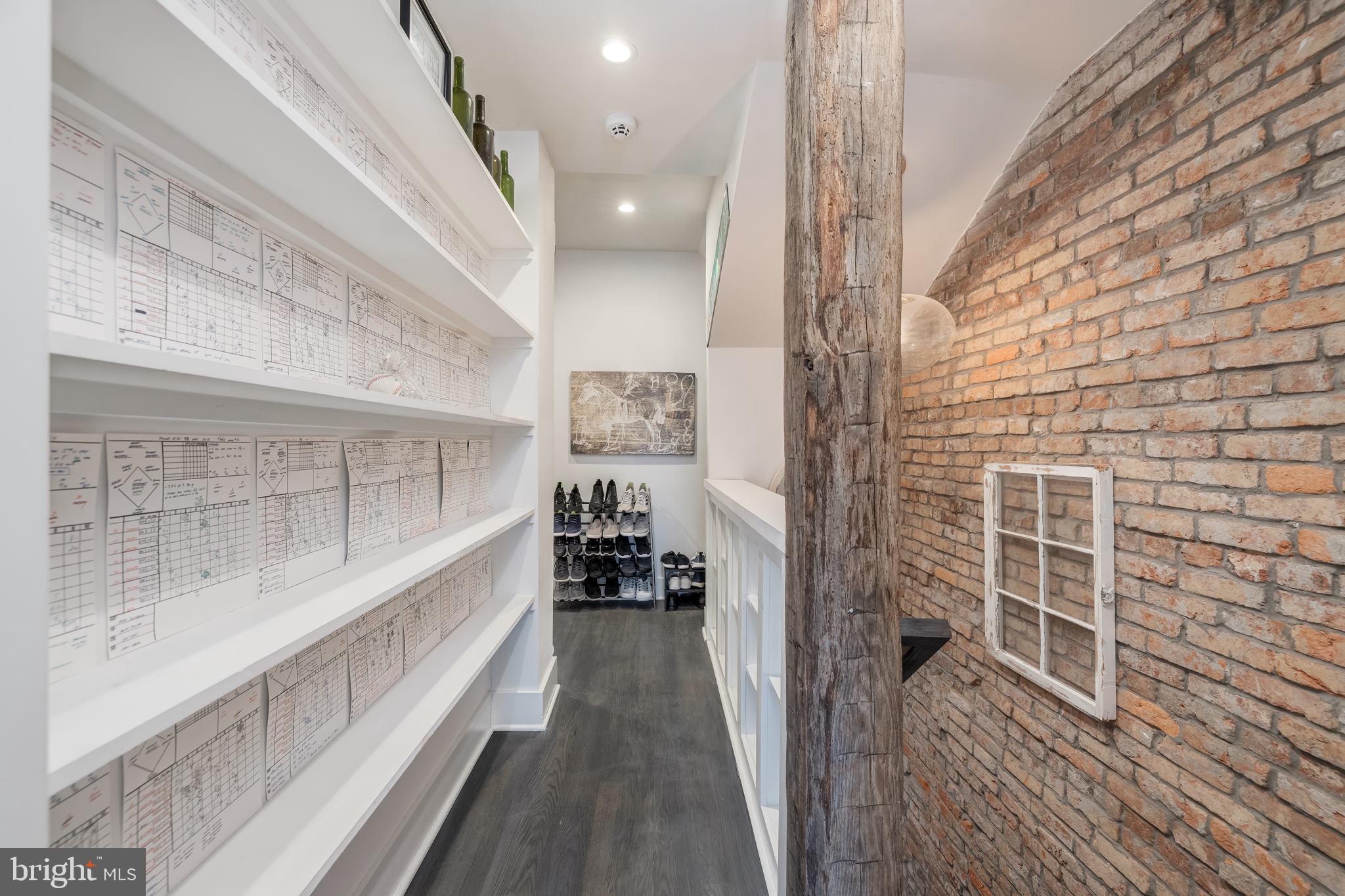 601 South St Asaph Street Alexandria, VA 22314 - Photo 24 of 47 Hallway Built-ins